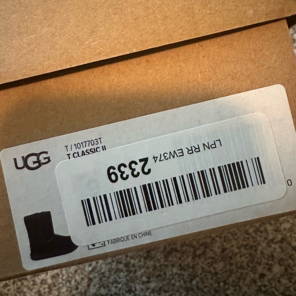 Kids black Ugg boots - Picture 5 of 6